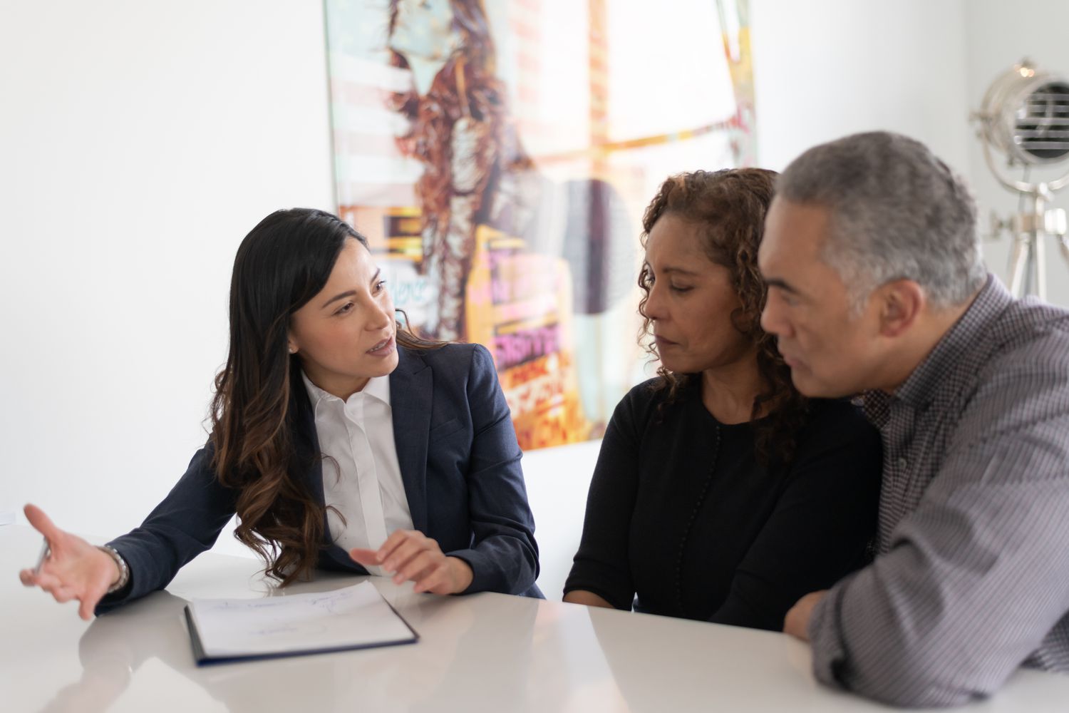 Mortgage lender offering negative point loan to a couple of borrower in order to close the deal.