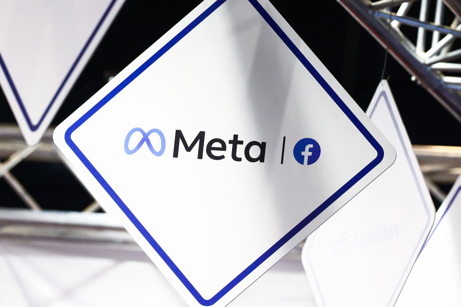 Meta logo