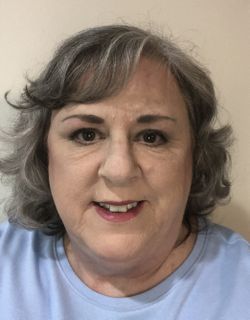 Head shot of Toni Hoy