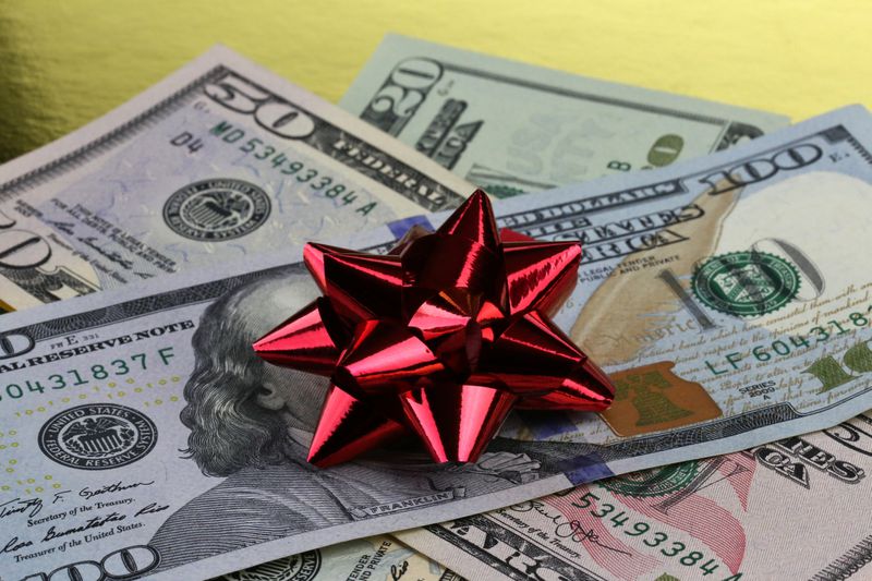 A gift of US cash.