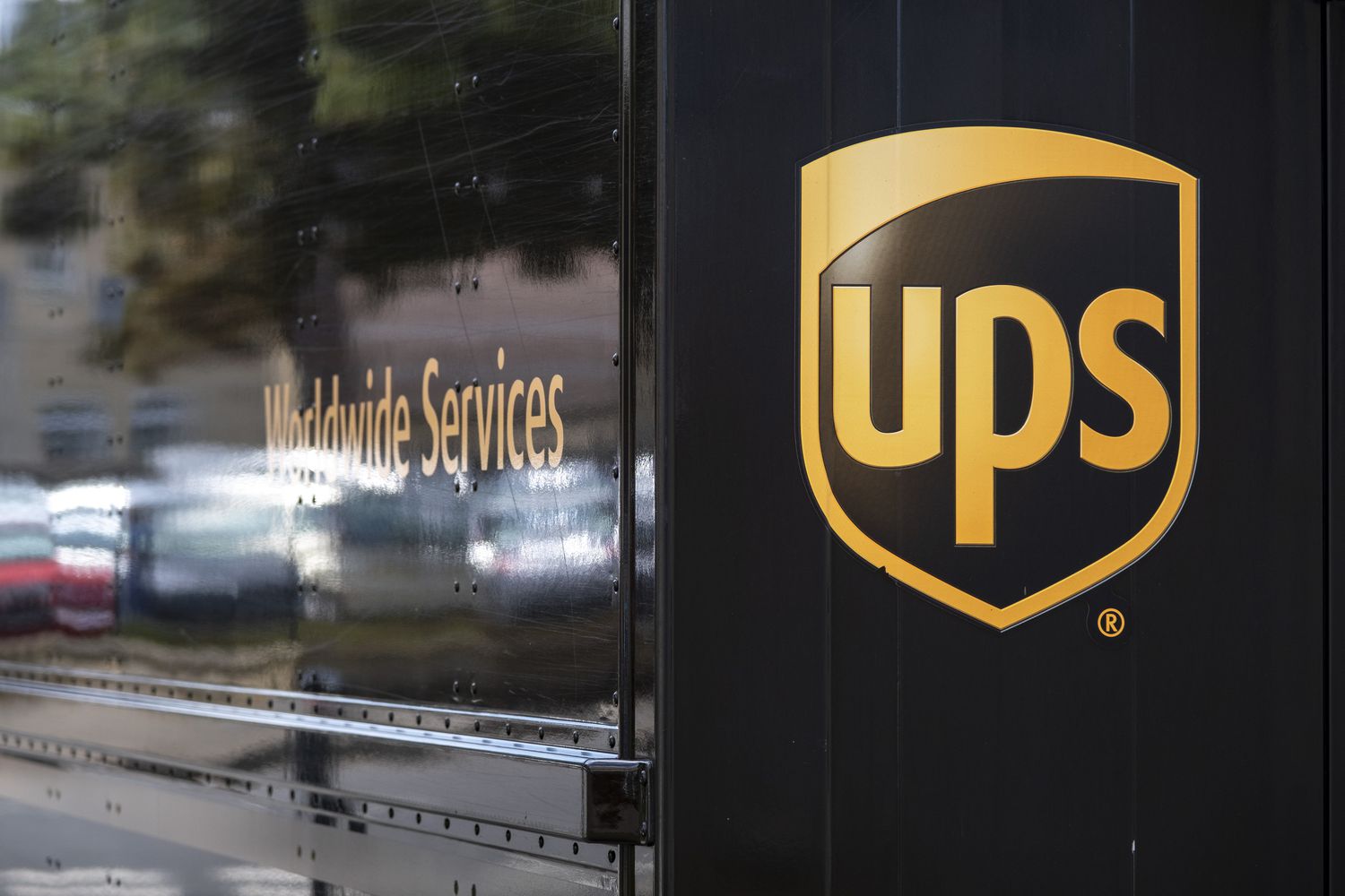 UPS