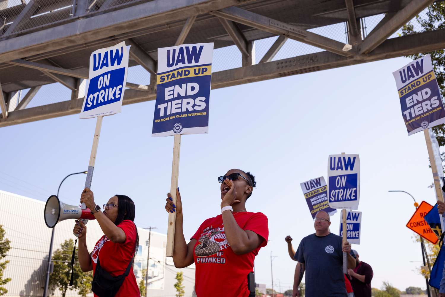 United Auto Workers (UAW) members and supporters on a picket line outside the Ford Motor Co. Chicago Assembly Plant in Chicago, Illinois, US.