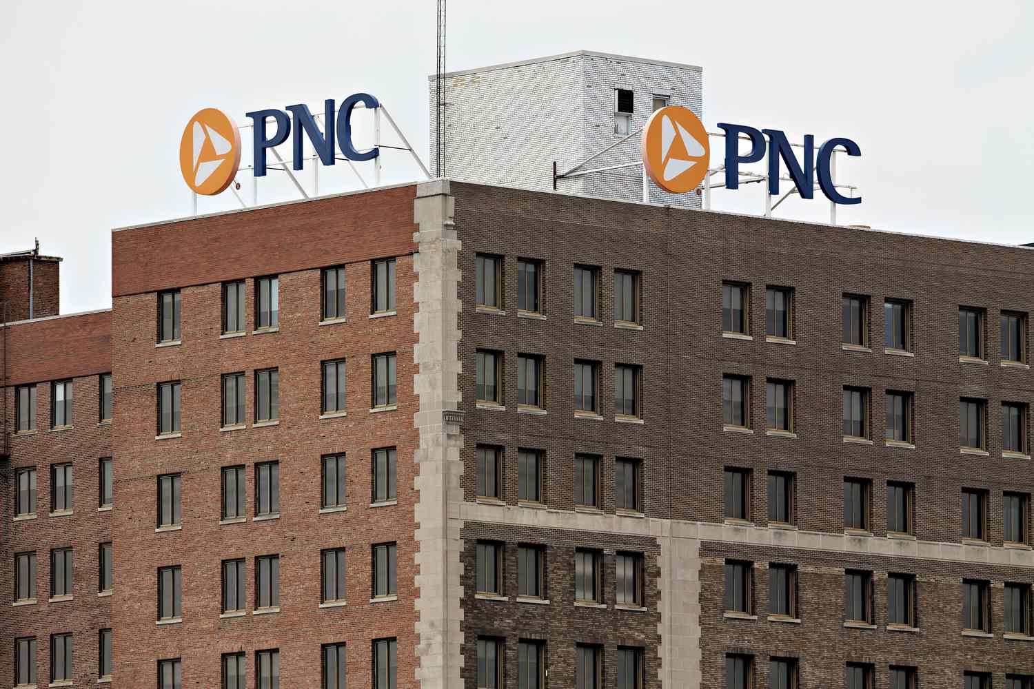 PNC Financial Services Group Inc. sign on top of a building in Peoria, Illinois
