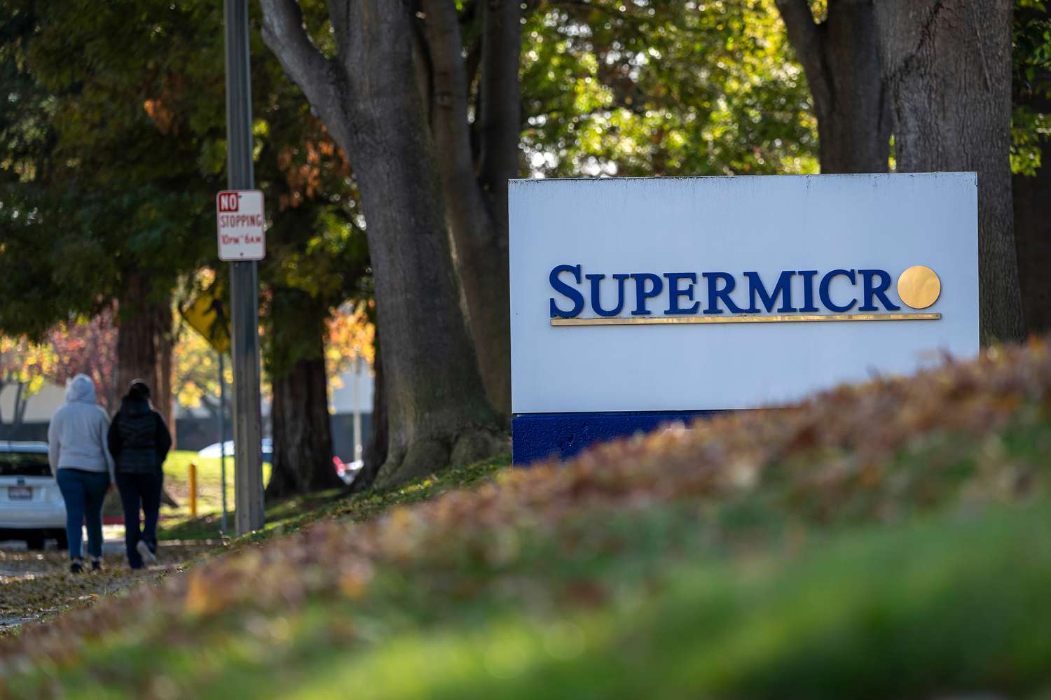 Super Micro Computer signage.