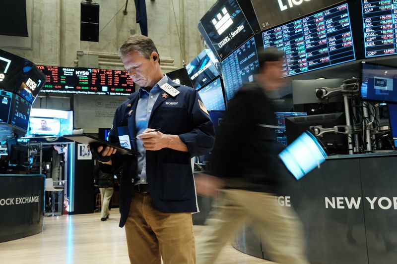 Traders on the floor of the stock exchange