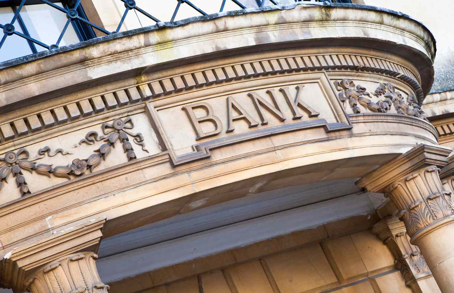Image of a bank.