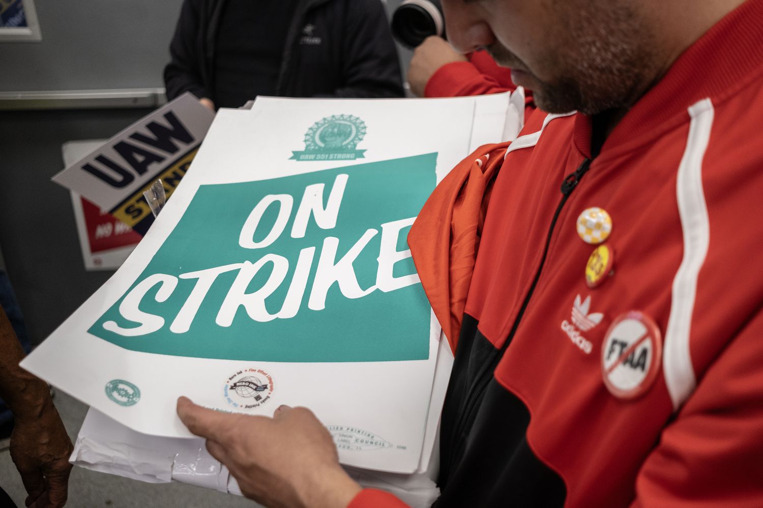 UAW members attend a rally in support of the labor union strike at the UAW Local 551 hall on the South Side on October 7, 2023 in Chicago, Illinois.