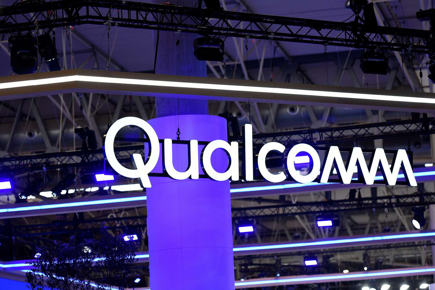 Qualcomm sign