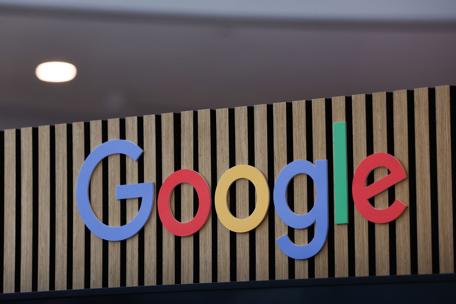 Google signage at World News Media Conference.