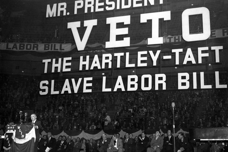 David Dubinsky gives a speech against the Hartley-Taft bill, with Luigi Antonini in the audience, May 4, 1947