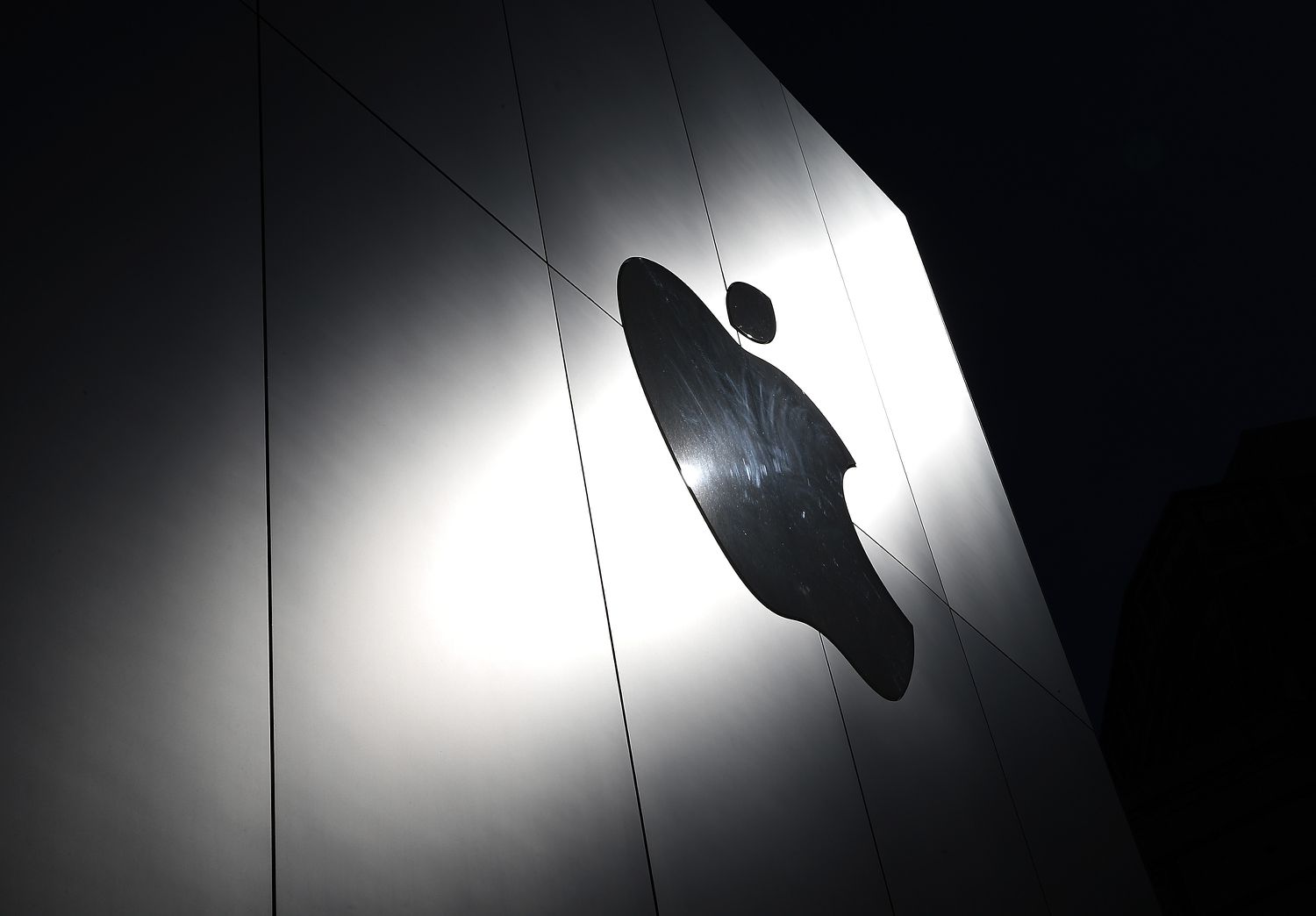 The Apple logo is displayed on the exterior of an Apple Store on April 23, 2013 in San Francisco, California.