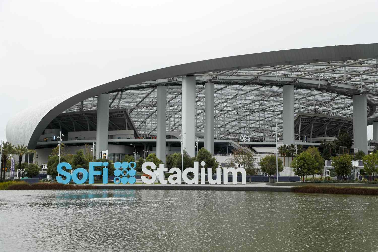 A general exterior view of SoFi Stadium prior to hosting the CFP National Championship game between the TCU Horned Frogs and the Georgia Bulldogs on January 04, 2023, at SoFi Stadium in Inglewood, CA. 