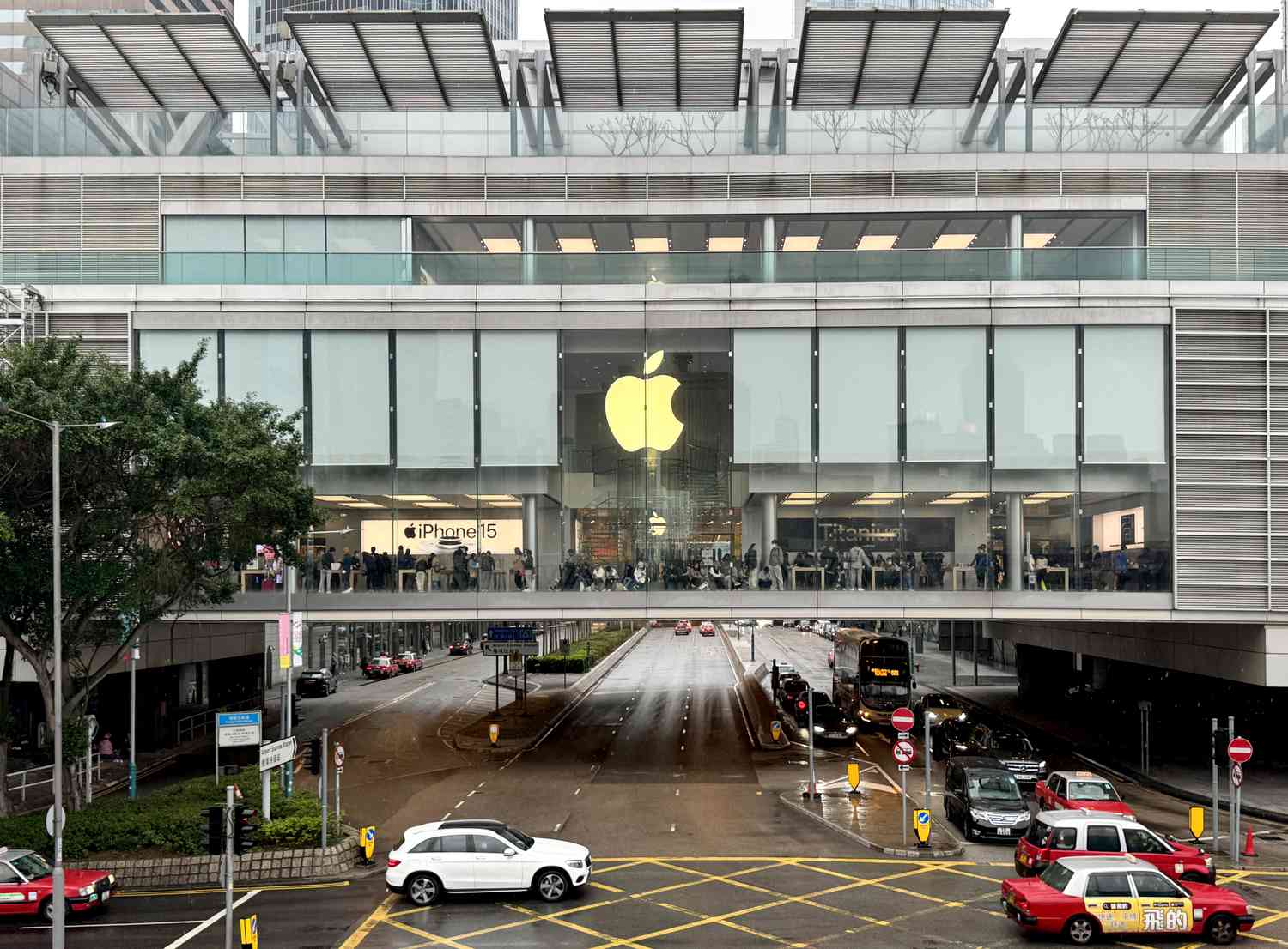Hong Kong Apple Store. 