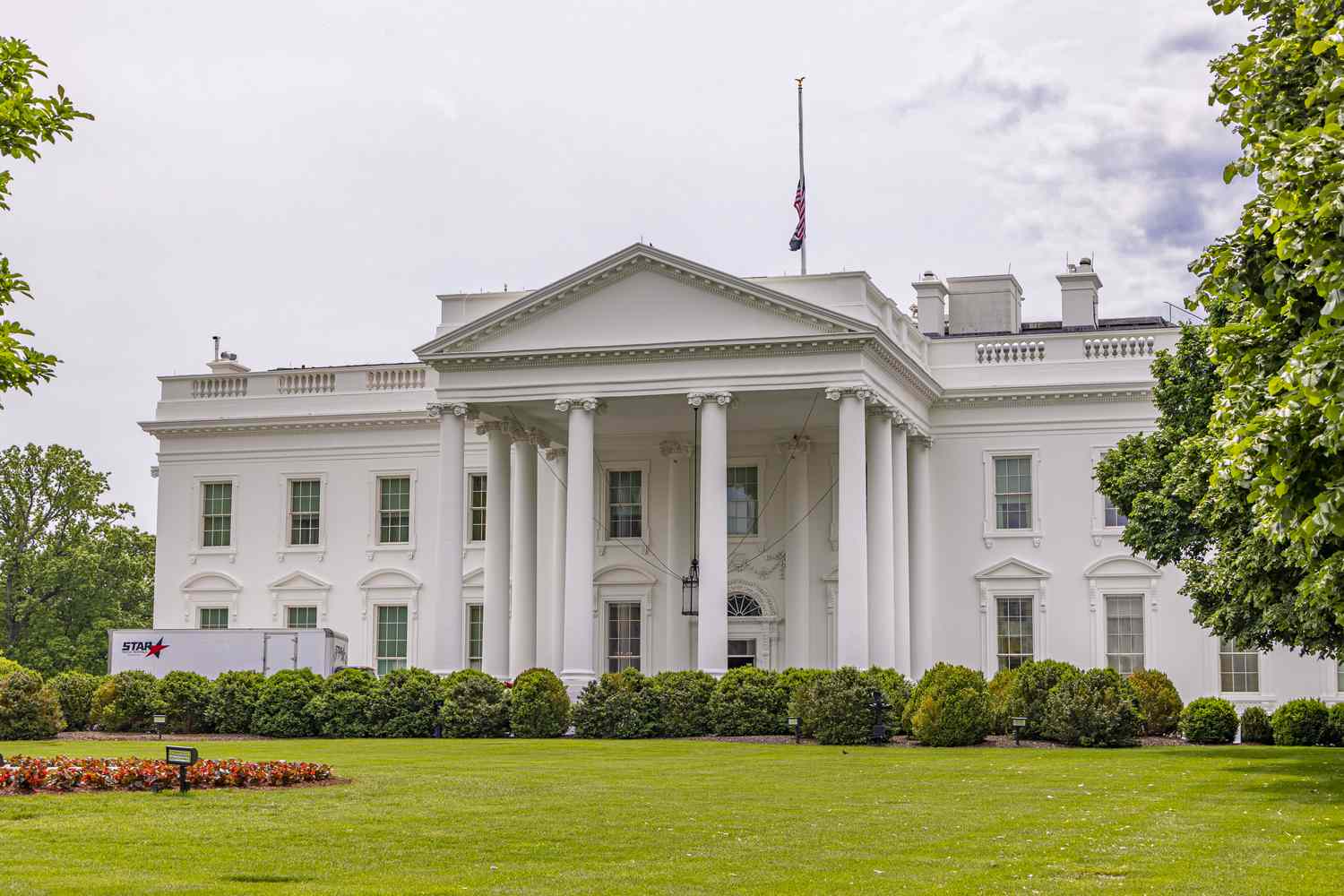 Exterior view of the Northern side of the White House.