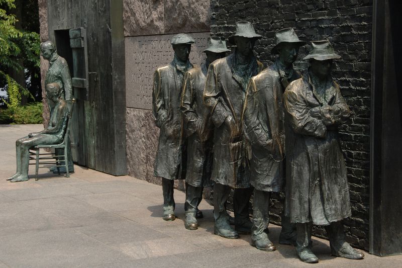 Franklin Delano Roosevelt Memorial, Bronze statues that depict the Great Depression, Waiting in a bread line by George Segal, Washington D.C, United States.